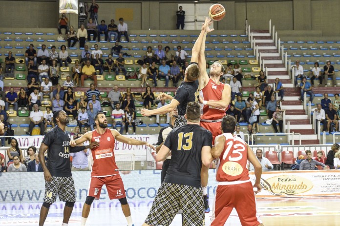 Il salto a due tra Pallacanestro Trapani e Juve Caserta