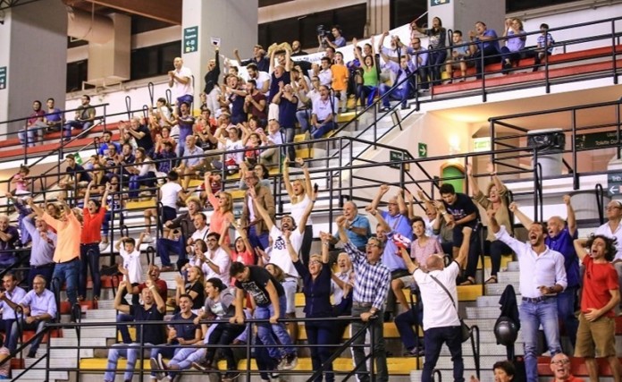 tifosi Aquila Basket Palermo al PalaMangano