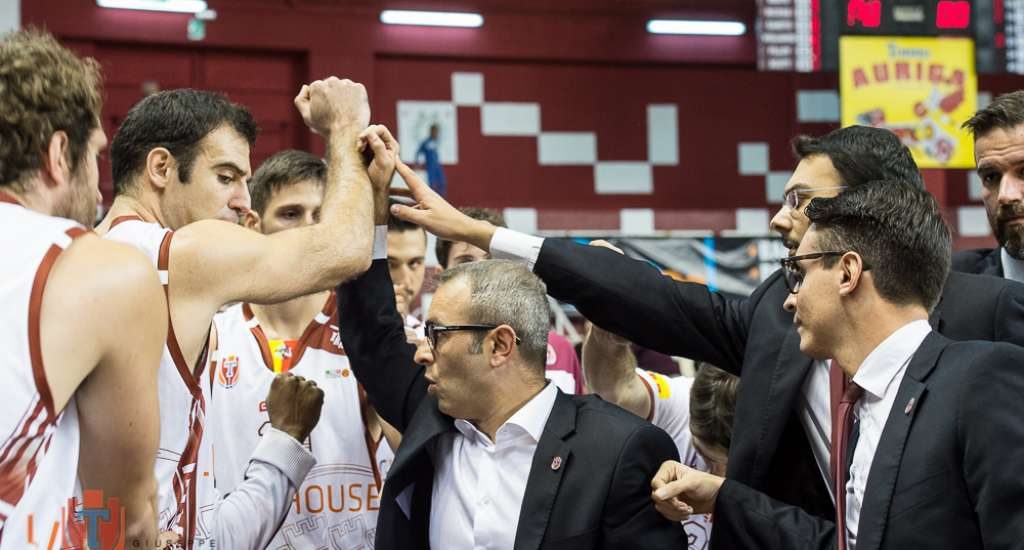 Pallacanestro Trapani. Volo charter per la squadra e 15 tifosi in vista dei play offpre-gara. Ultime chance playoff contro Agropoli