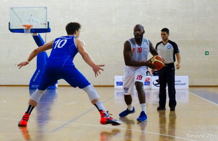 L'arbitro Sebastiano Tarascio - foto Simone Zito