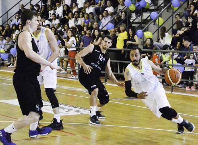 Ivan Stuppia in palleggio - photo Janira Galipò